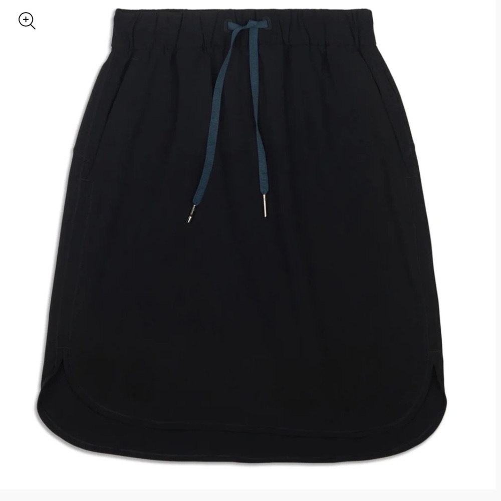 Lululemon On the Fly skirt